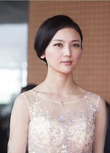 coinmarket kel Xiao Jinyu menunjukkan senyum malu namun sopan: Saya akan melihat apakah Nona Han bermain piano lagi